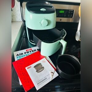 Dash Mint Green Air Fryer with Accessories